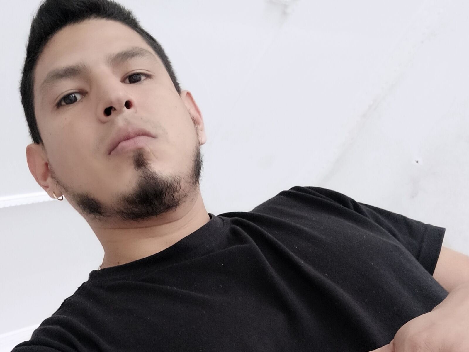 Enjoy Live Webcam with AdameWill