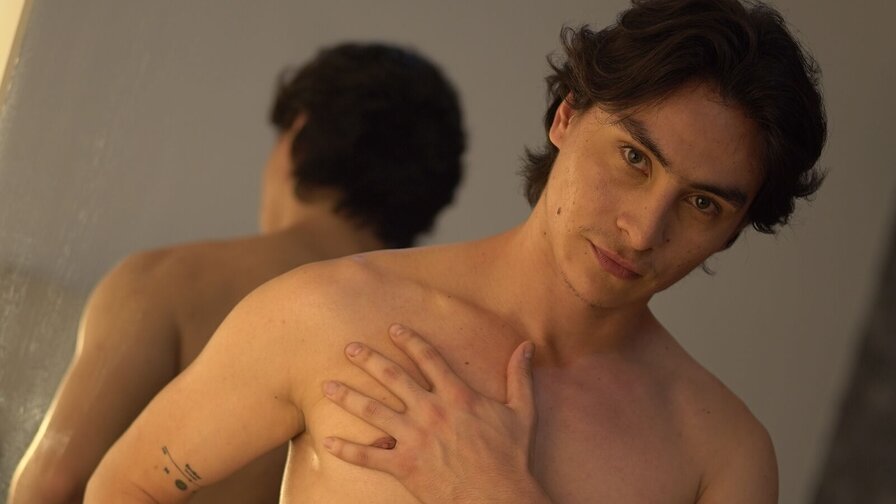 Enjoy Live Webcam with AlexanderHall