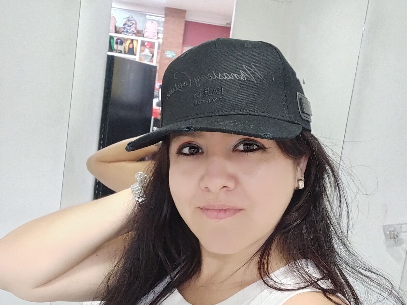 Enjoy Live Webcam with AlissonMariet