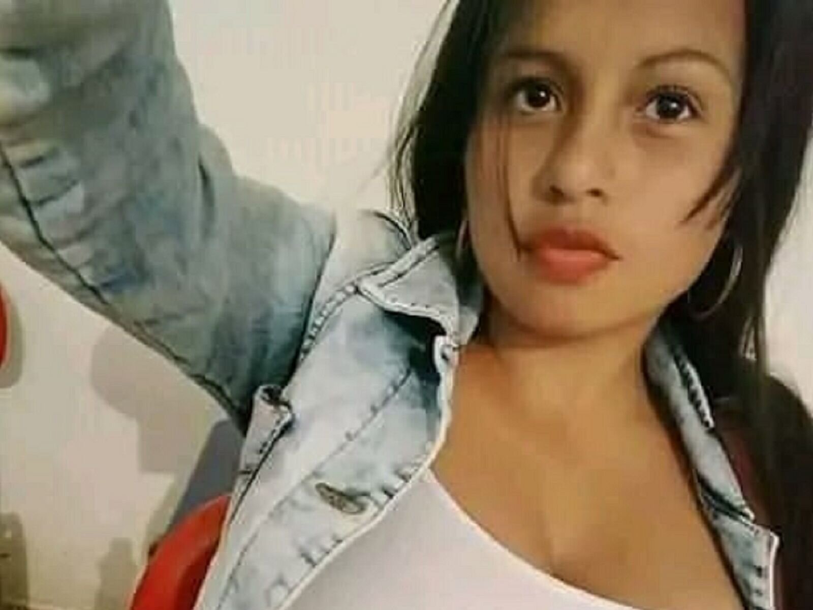 Enjoy Live Webcam with AntonelaKiss