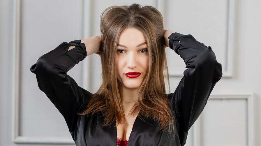 Enjoy Live Webcam with CarolainGilbert