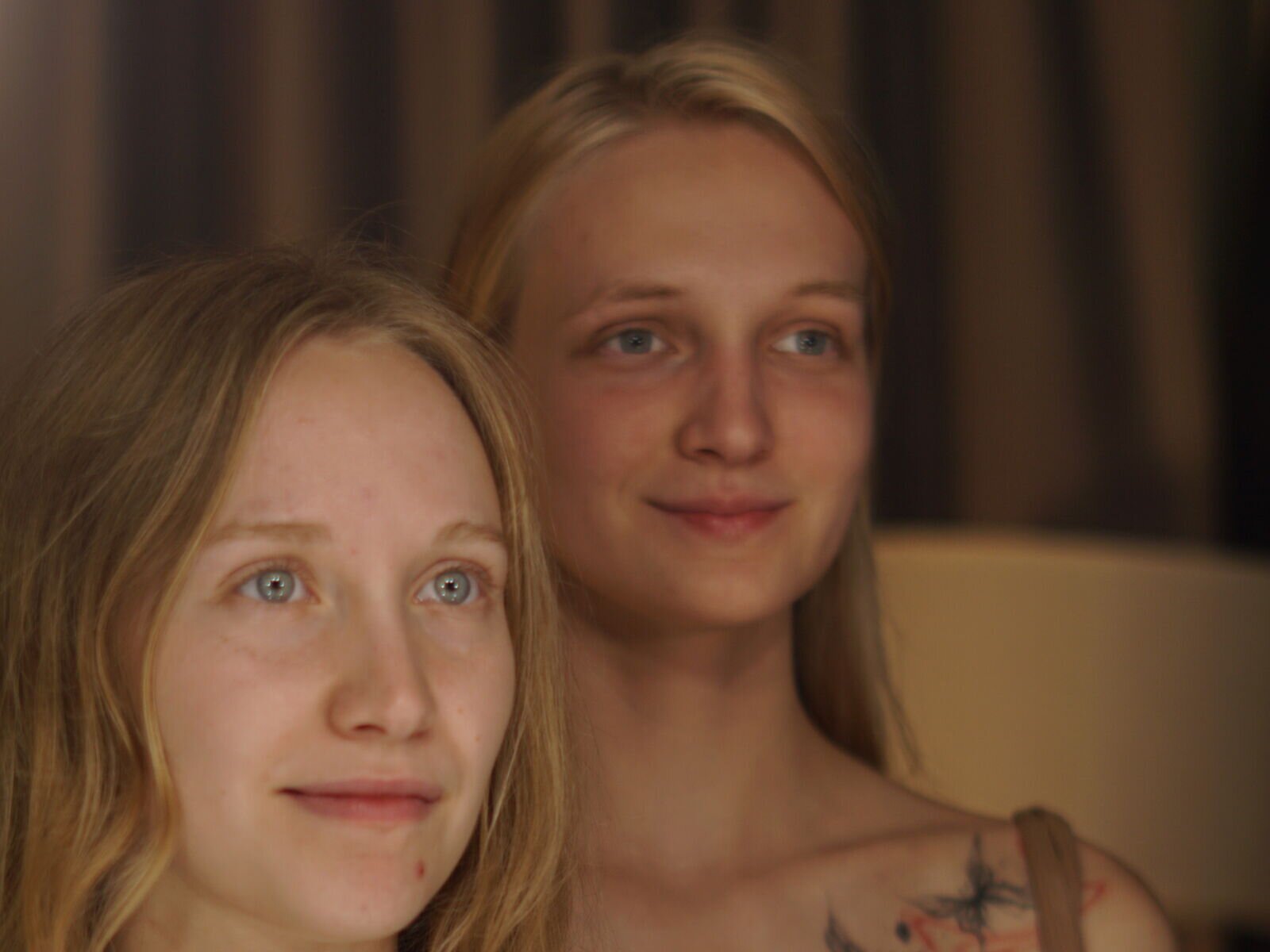 Enjoy Live Webcam with CorettaAndLillia