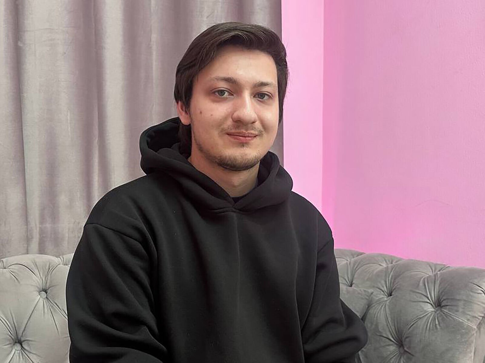 Enjoy Live Webcam with DillanHudson