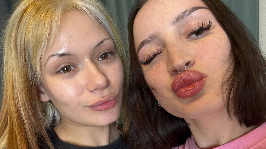 Enjoy Live Webcam with EllenaAndDonnie