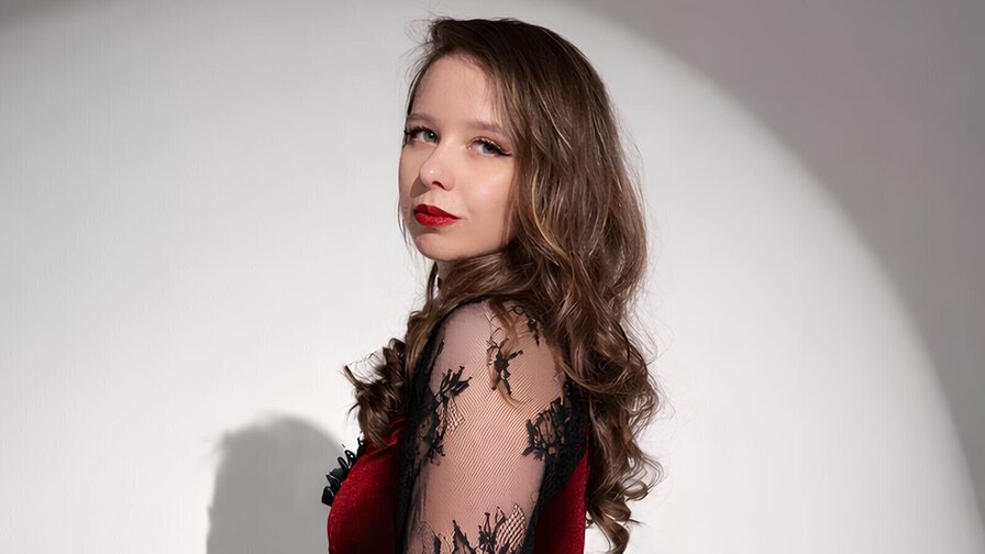 Enjoy Live Webcam with EvelynElyx