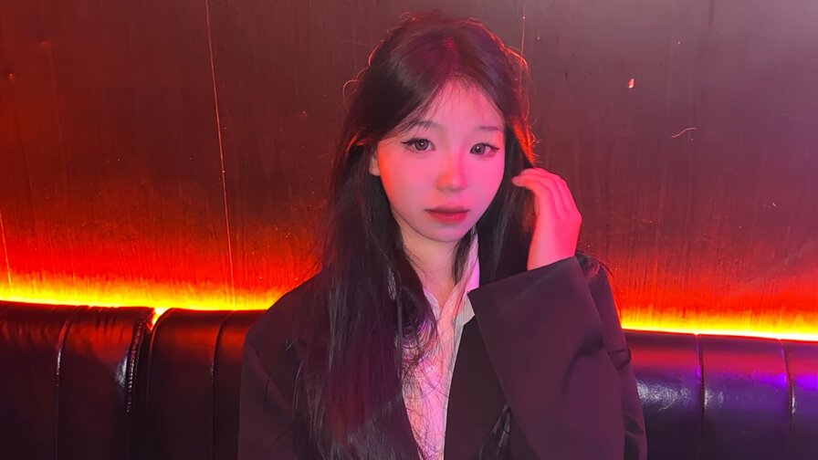 Enjoy Live Webcam with FayElsa