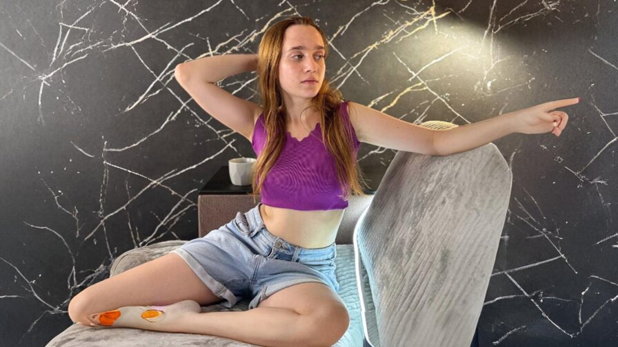 Enjoy Live Webcam with FredericaHaymore