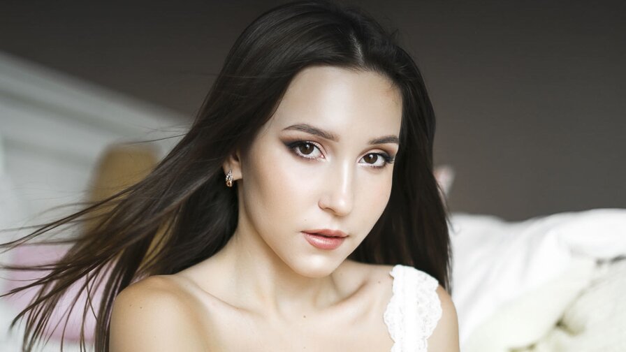 Enjoy Live Webcam with HelenaMacey