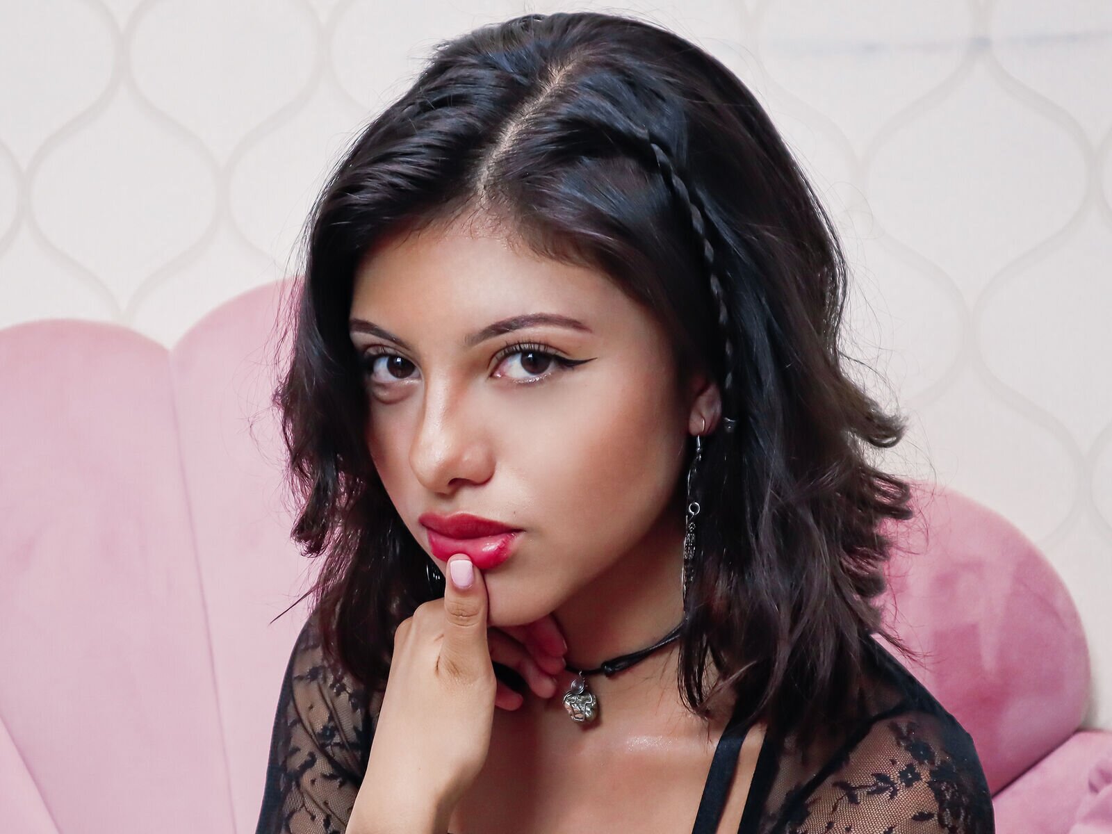 Enjoy Live Webcam with IsabellaRoyy