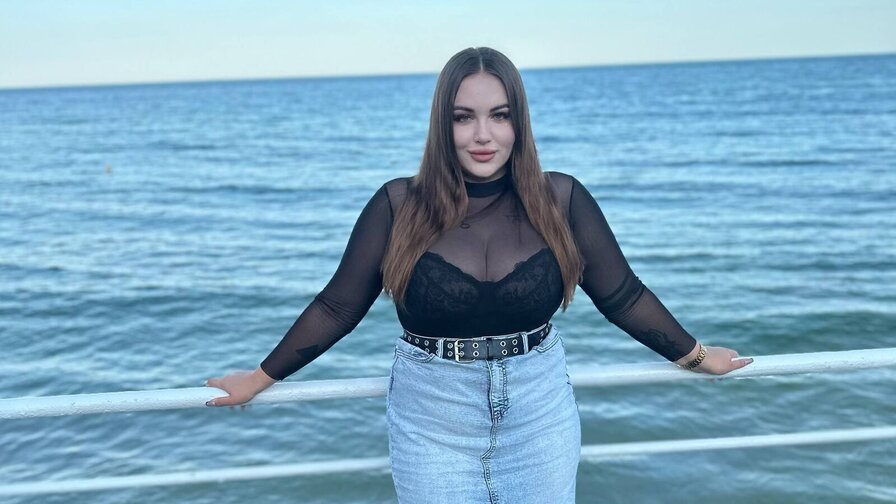 Enjoy Live Webcam with LeillaTvin