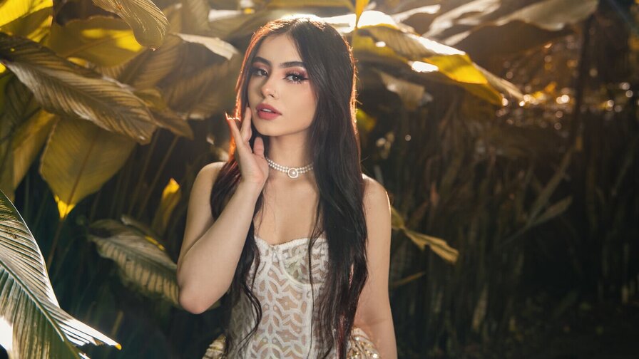 Enjoy Live Webcam with LiliDavison