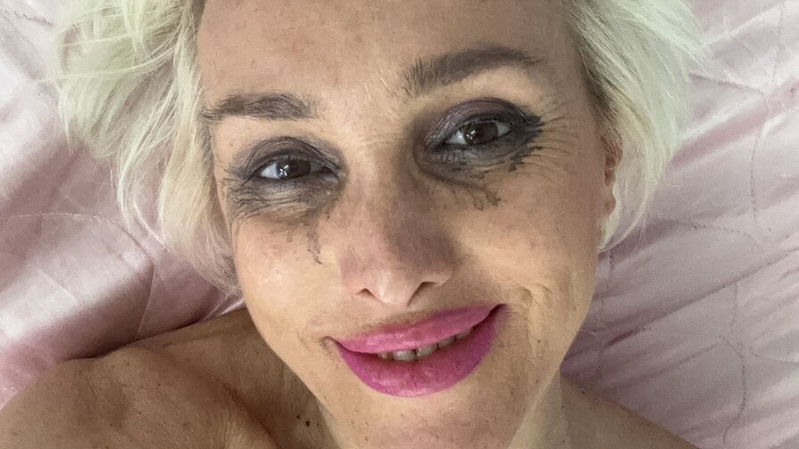 Enjoy Live Webcam with LiliannaSmith