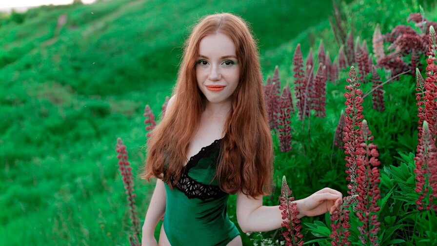 Enjoy Live Webcam with LilyColes