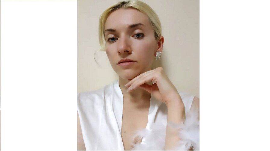 Enjoy Live Webcam with LuciaMartorell