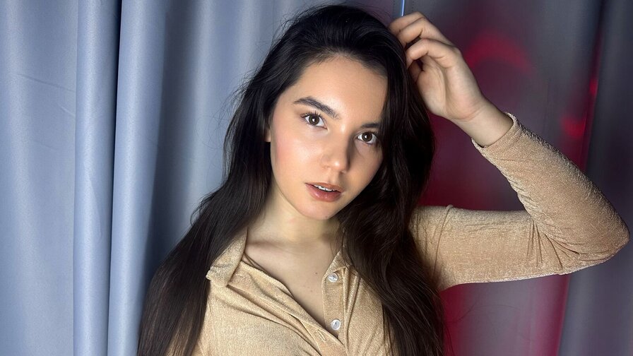 Enjoy Live Webcam with MadisonMiller