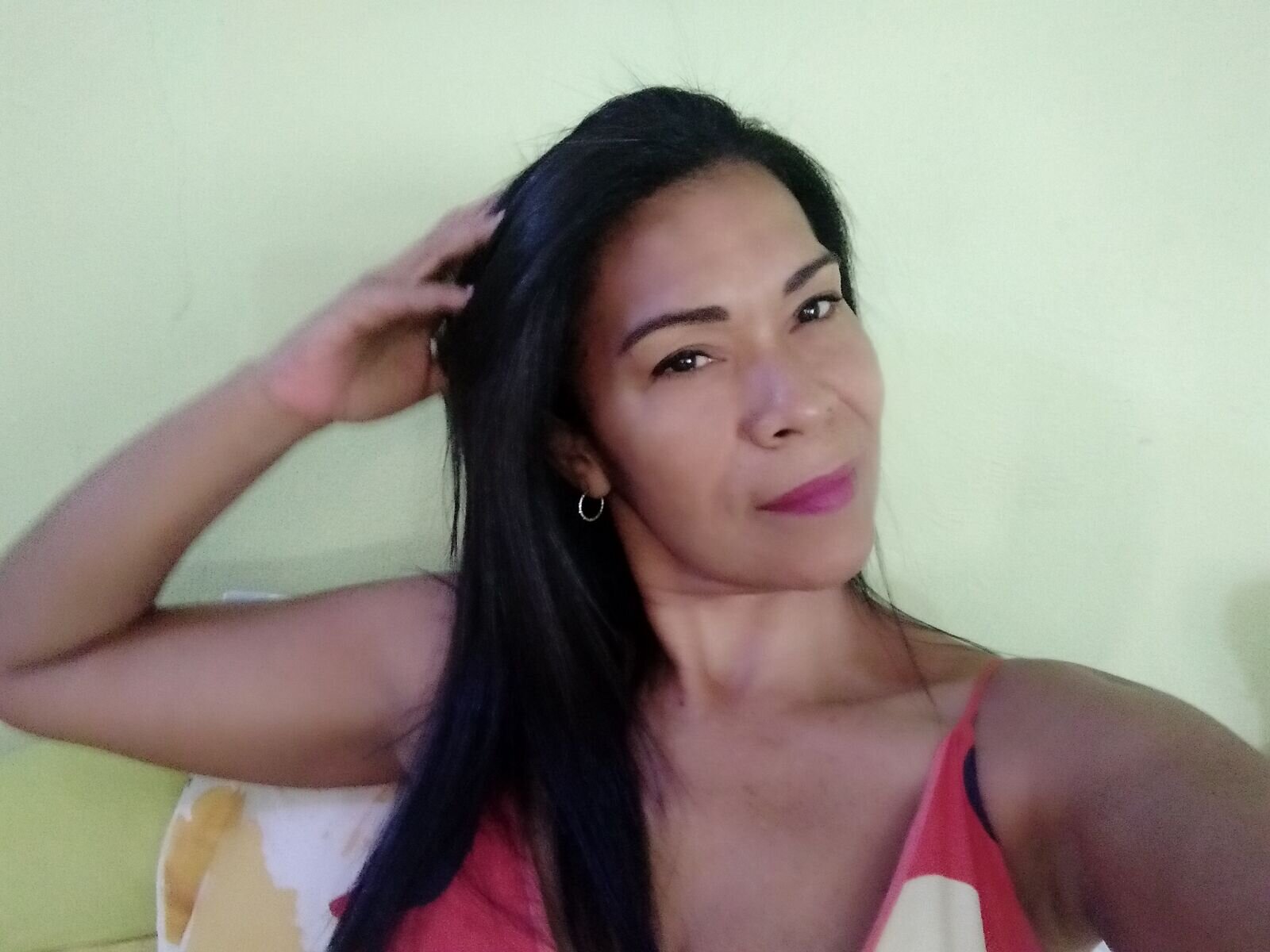 Enjoy Live Webcam with MairaAlejandra