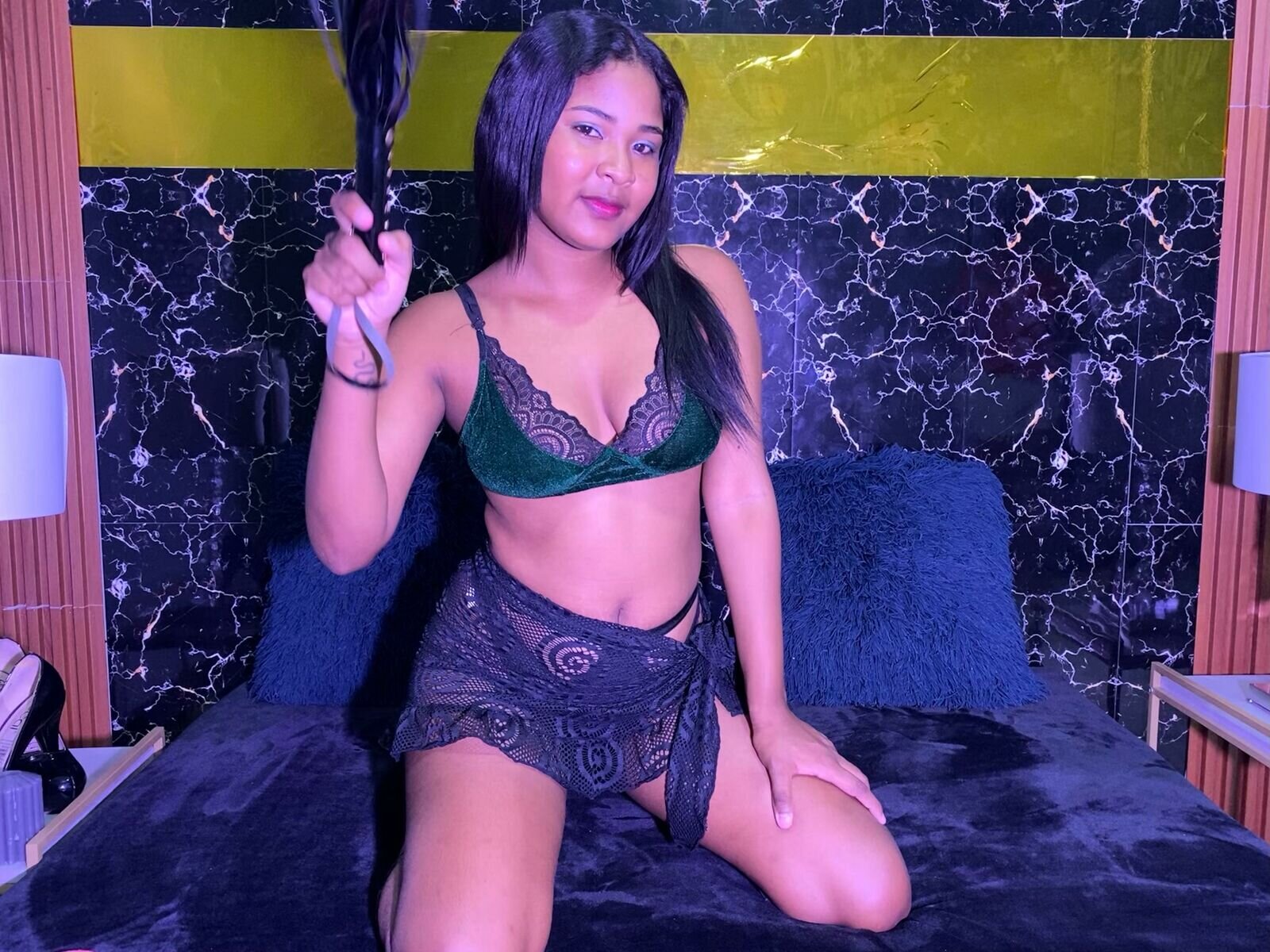 Enjoy Live Webcam with MiaRize