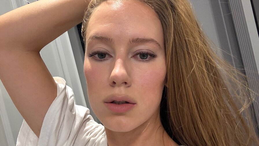 Enjoy Live Webcam with MilenaCooker