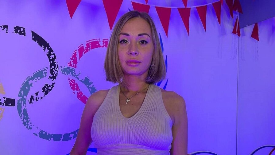 Enjoy Live Webcam with MilenaMulins