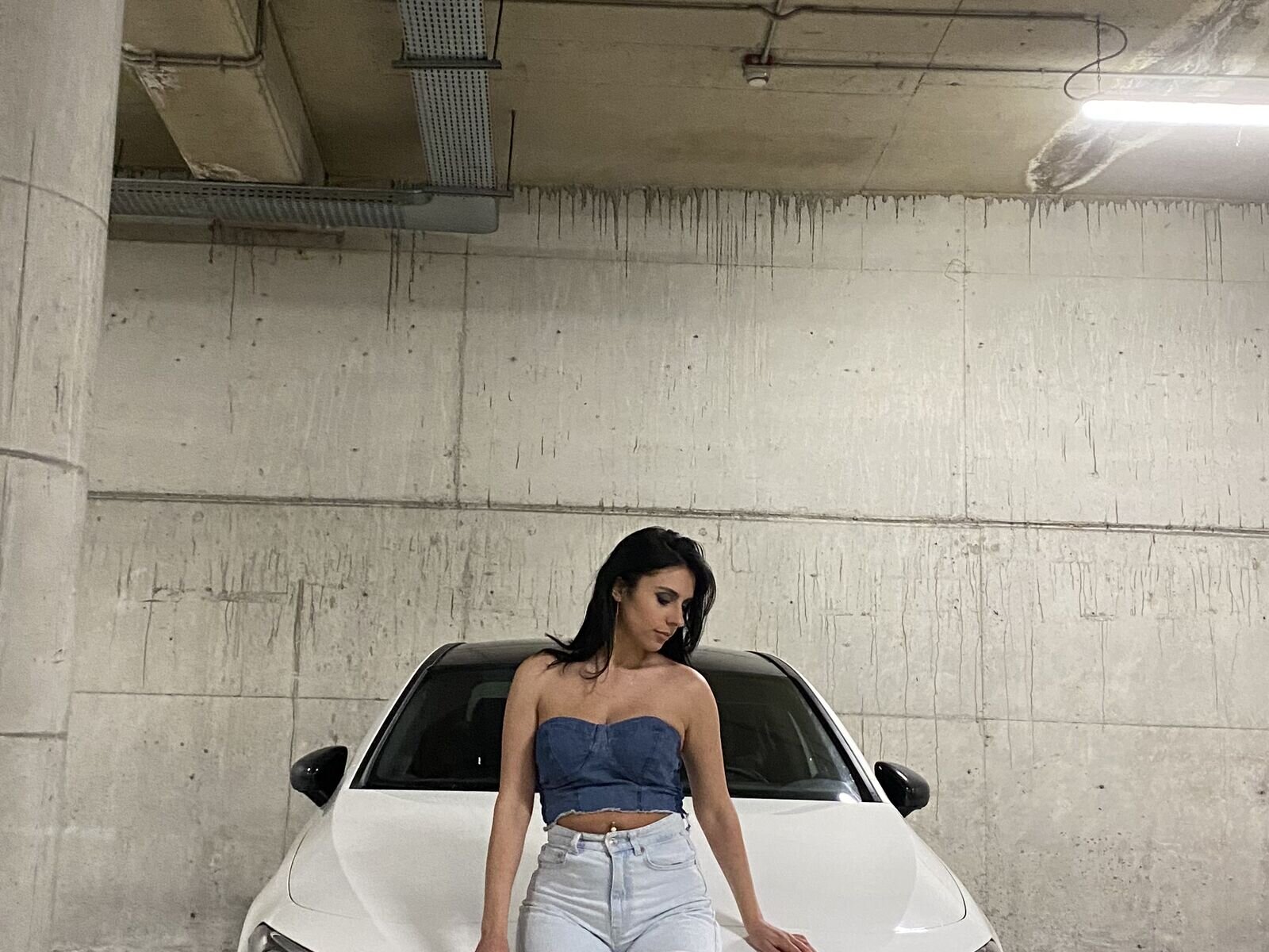 Enjoy Live Webcam with NextDoorBrunette