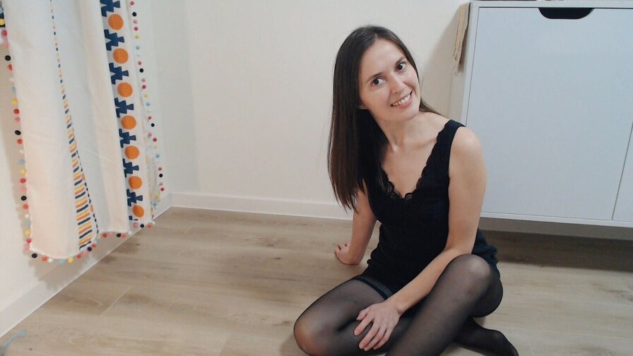 Enjoy Live Webcam with NikaLevin