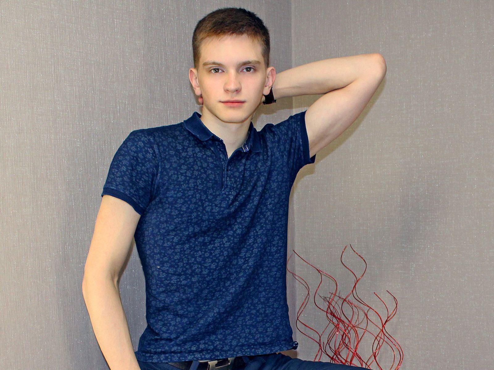 Enjoy Live Webcam with RonJuls
