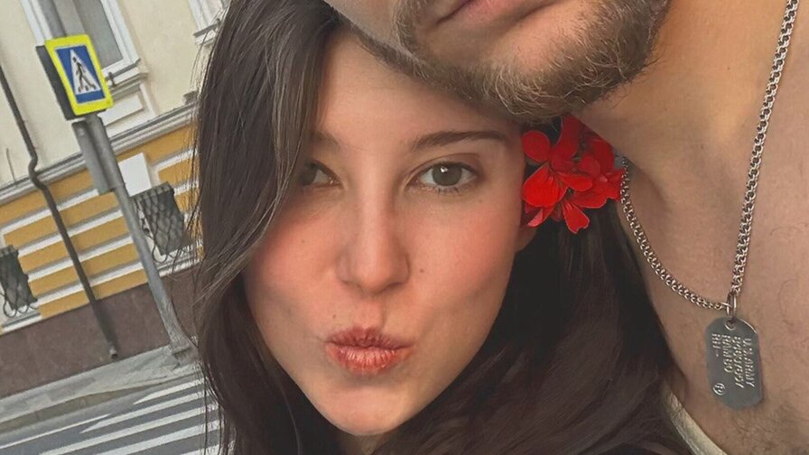 Enjoy Live Webcam with SimonandRina