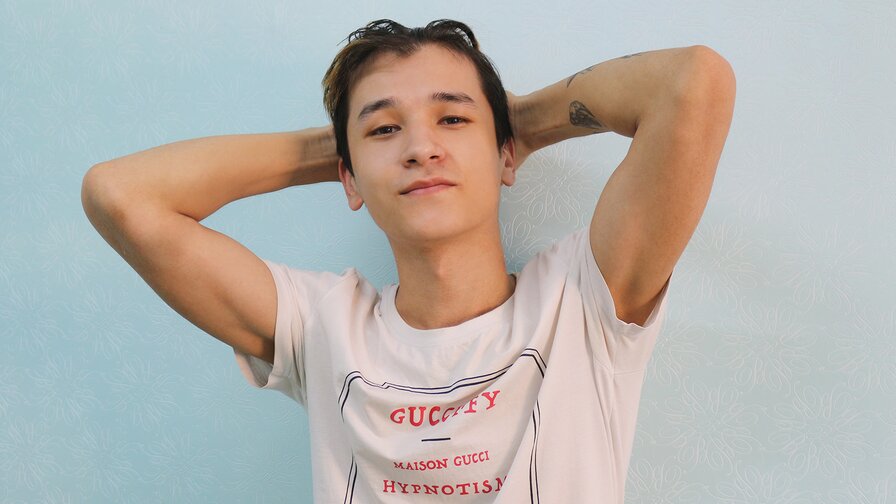 Enjoy Live Webcam with TainerUni