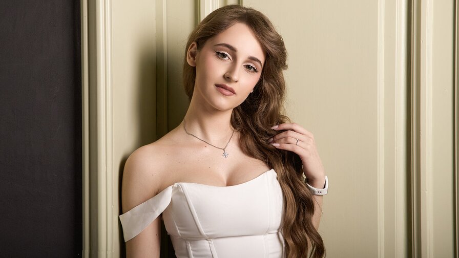 Enjoy Live Webcam with TaraKeats