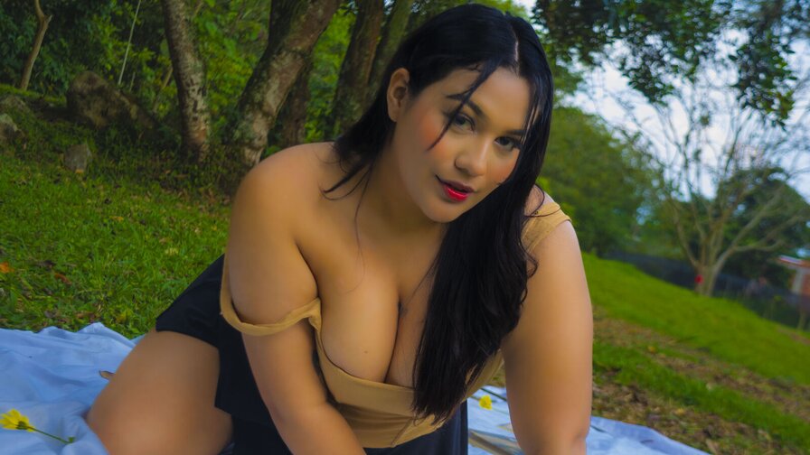 Enjoy Live Webcam with ValerieRiven