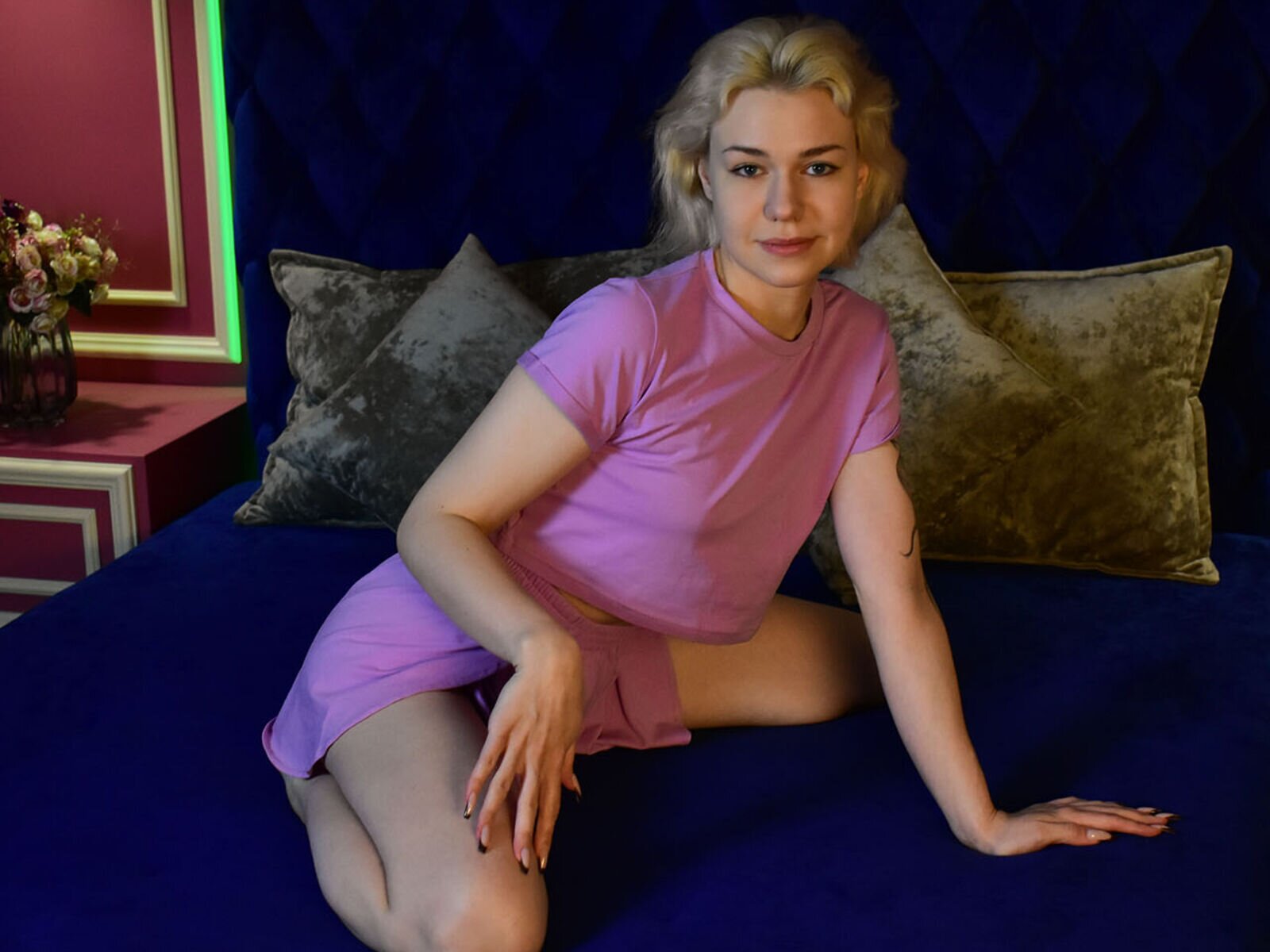 Enjoy Live Webcam with VitaDavis