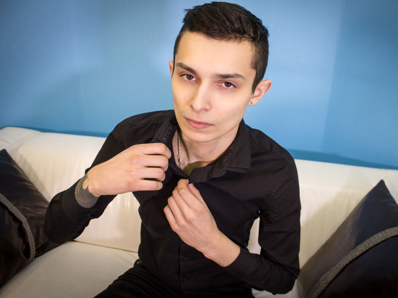 Enjoy Live Webcam with VladCrowe