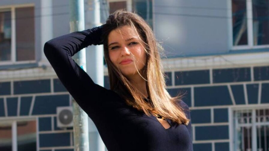Enjoy Live Webcam with YumiVelvet